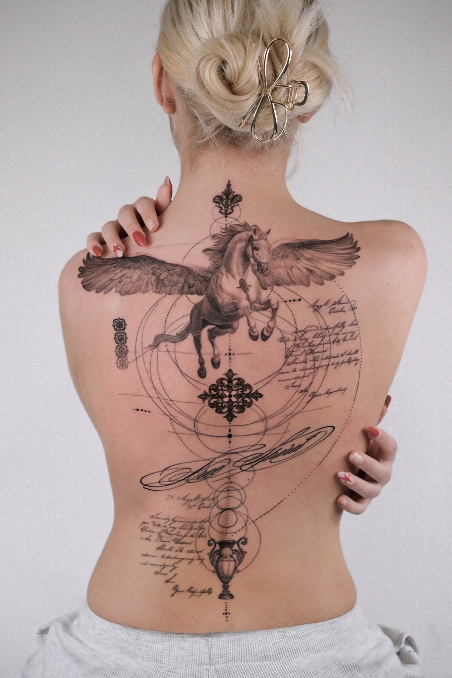 Vücutla Akış: Anatominin Dövme Yerleşimini Etkileme Şekli